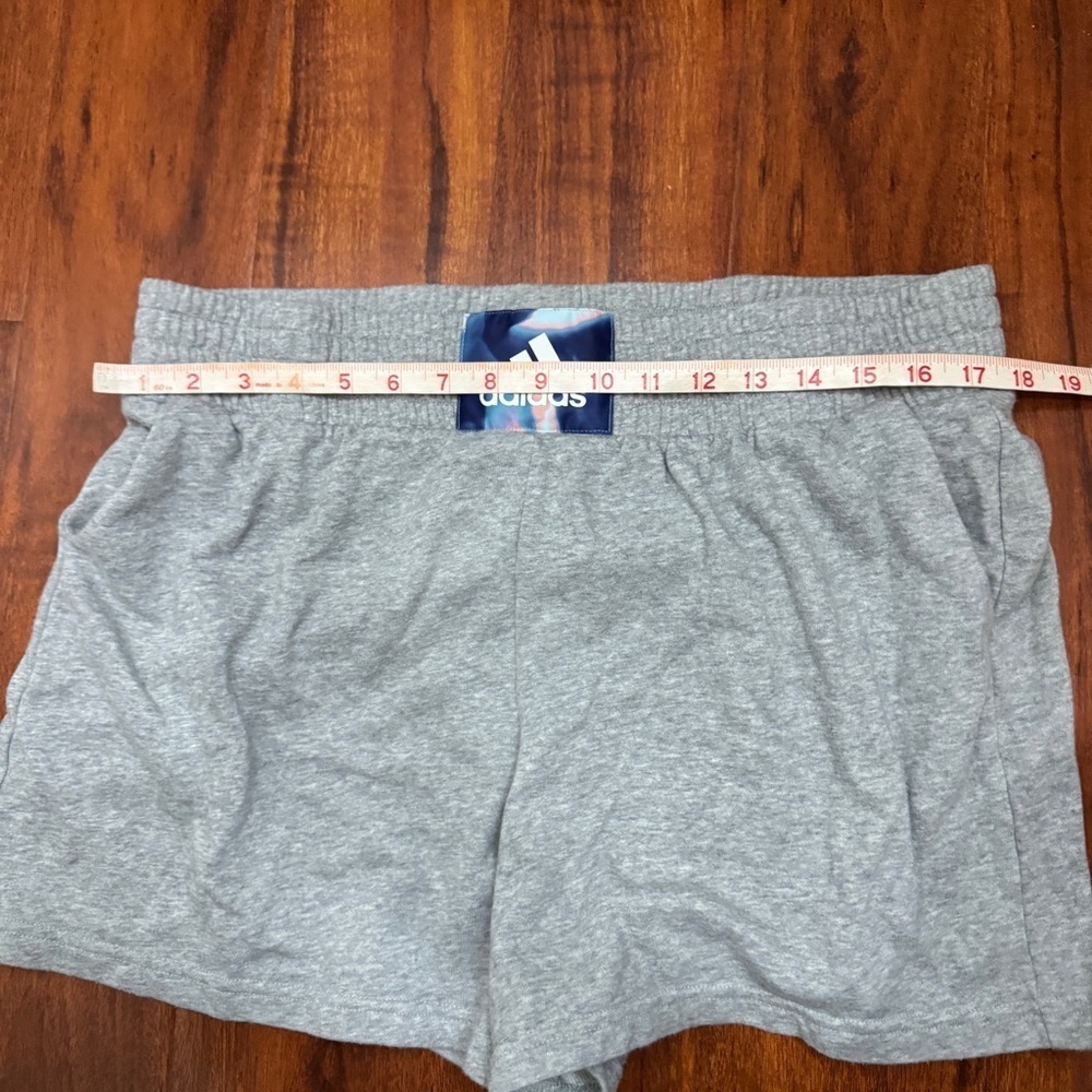 Adidas Vintage Shorts Size XL - Picture 7 of 7